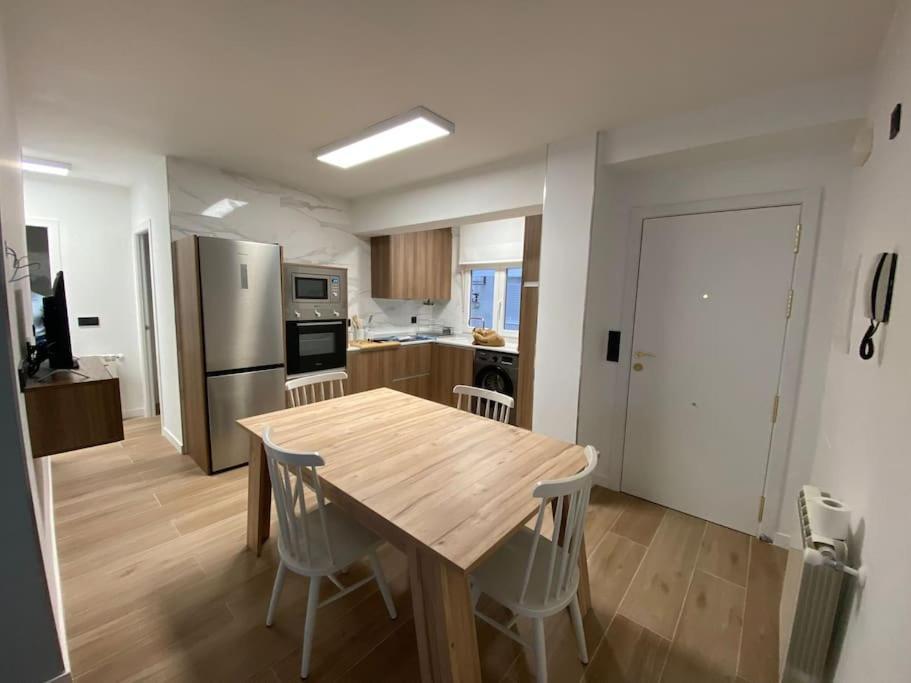 Vivienda Alameda De Santiago Apartment ซานติอาโก เด กอมโปสเตลา ภายนอก รูปภาพ